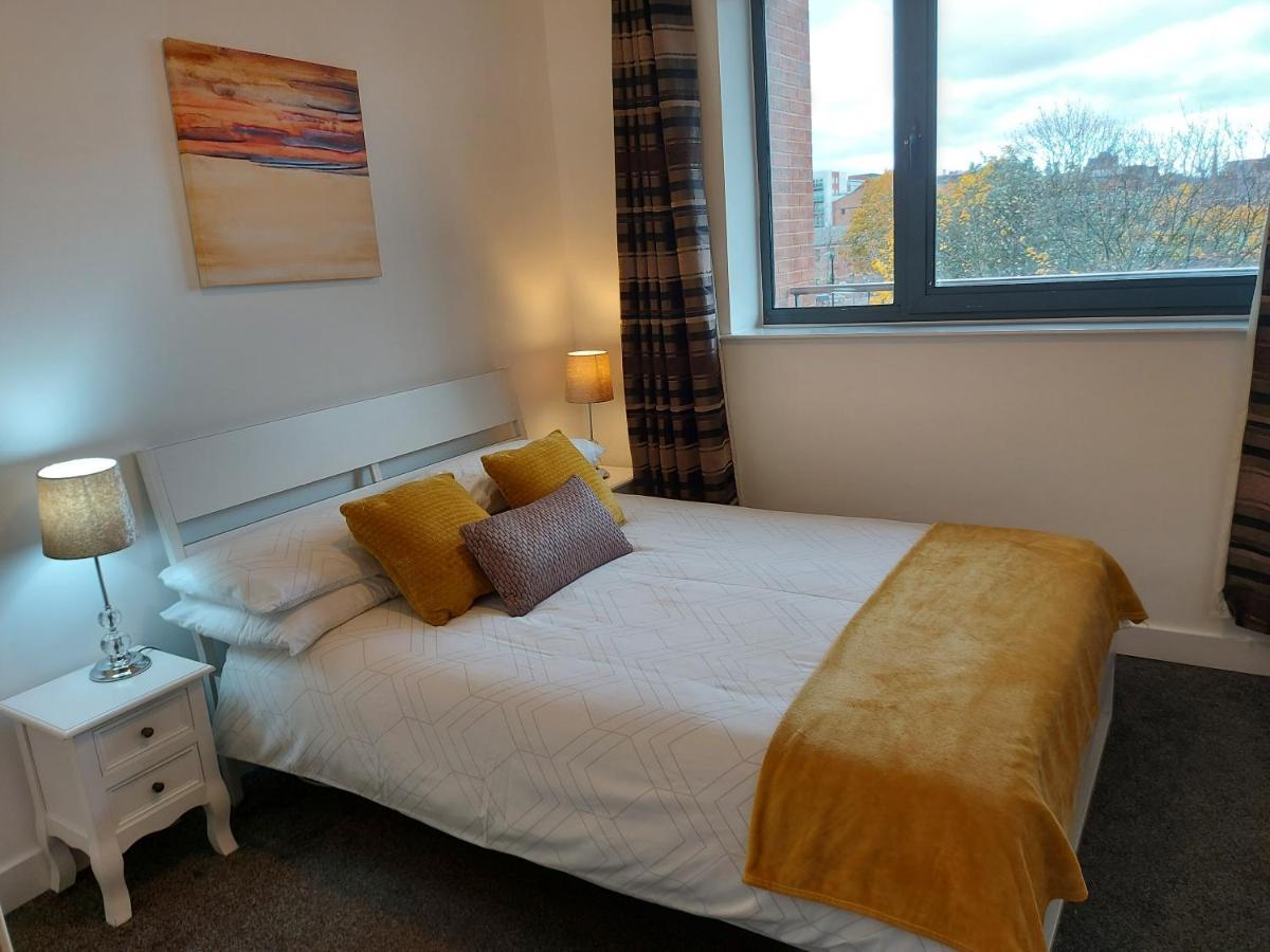 Large 2 Bed, 2 Bath, Free Parking & Wifi Apartment Sheffield Exterior photo