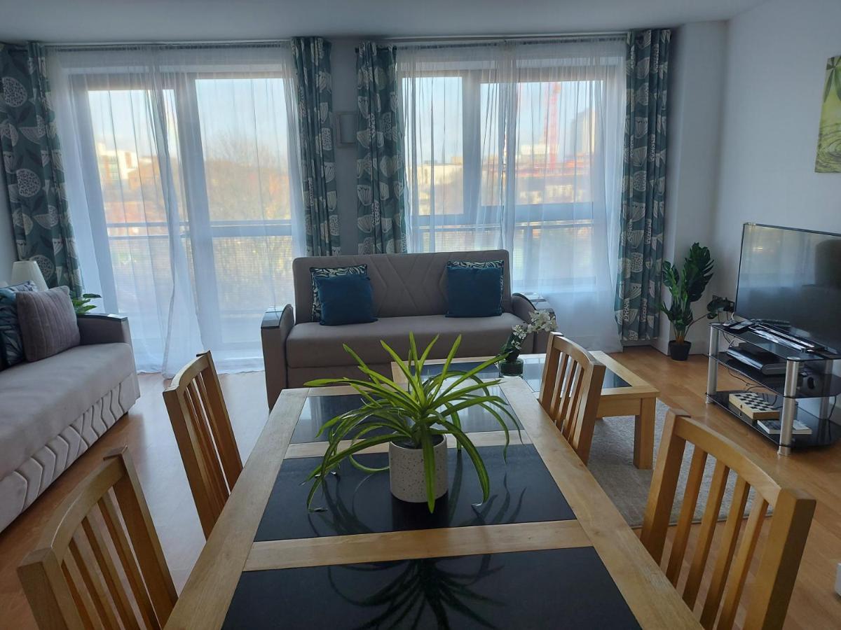 Large 2 Bed, 2 Bath, Free Parking & Wifi Apartment Sheffield Exterior photo