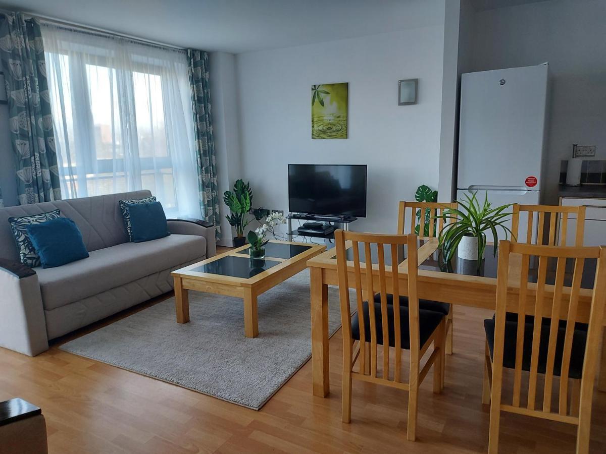 Large 2 Bed, 2 Bath, Free Parking & Wifi Apartment Sheffield Exterior photo