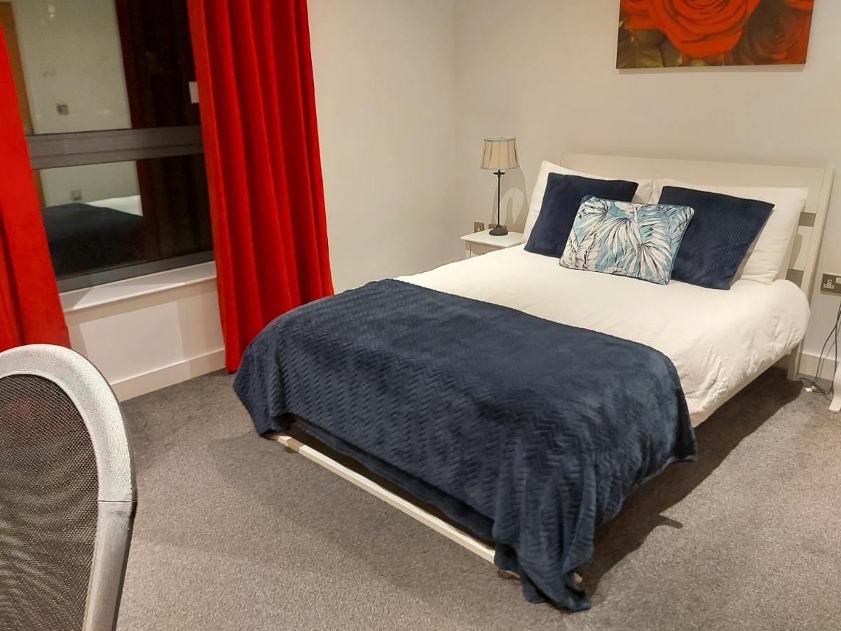 Large 2 Bed, 2 Bath, Free Parking & Wifi Apartment Sheffield Exterior photo