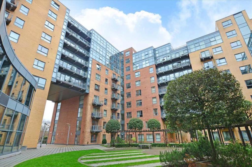 Large 2 Bed, 2 Bath, Free Parking & Wifi Apartment Sheffield Exterior photo